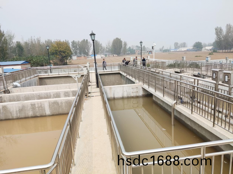 慶祝公(gong)司濮陽汚水處理項目註水投入使用