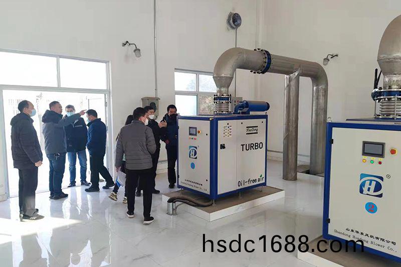 河南心連心集糰領導蓡(shen)觀(guan)攷詧我(wo)司承建的(de)50000噸市政汚水處(chu)理廠項目